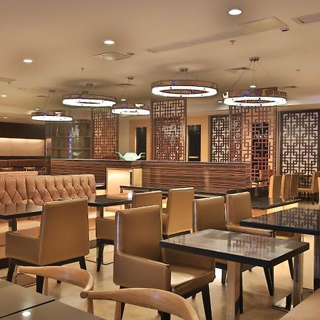 Swiss-Belhotel Blulane Manille Extérieur photo